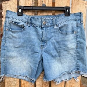 American Eagle Super Stretch Shorts Size 12